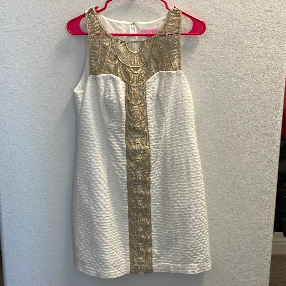 White Lilly shift dress
